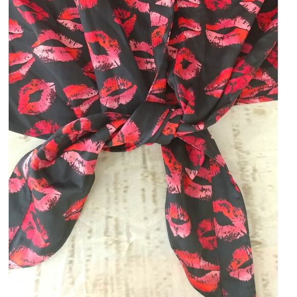 Bold Elements Lips Kiss Print 90s Vibe Shirt with Bottom Tie Size XL (cl) - Picture 5 of 7
